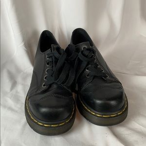black short dr. martens